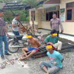 Polisi menangkap tiga pria terduga pelaku pencurian besi jembatan di Kecamatan Delima Kabupaten Pidie Foto: Dok. Polres Pidie