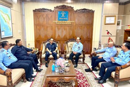 Kakanwil Kemenkumham Aceh Meurah Budiman dan jajarannya saat menerima kunjungan KPT Banda Aceh Suharjono
