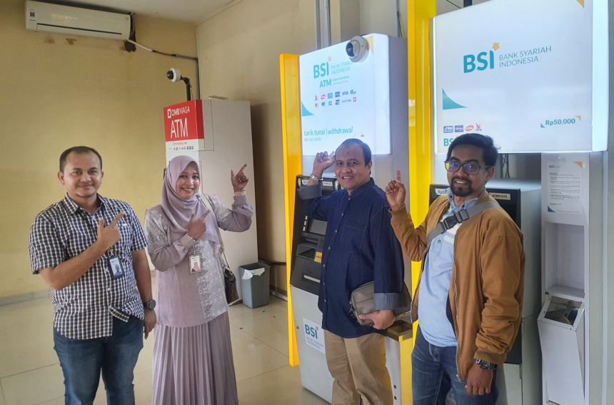 ATM BSI di Aceh saat ini sudah bisa melayani wisatawan asing untuk melakukan penarikan uang tunai