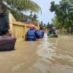 PLN UP3 Lhokseumawe memadamkan listrik di lima kecamatan terdampak banjir di Aceh Utara
