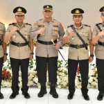 Kapolres Bireuen AKBP Mike Hardy Wirapraja memimpin Sertijab Wakapolres, Kasat Lantas, Kapolsek Juli dan Kapolsek Jangka di Aula Pesat Gatra 93 Mapolres setempat, Jum'at (7/10)