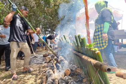 Menyambut 12 Rabi'ul Awal 1444 Hijriah, Dayah Sufi Muda Nagan Raya menggelar maulid akbar 1.000 leumang