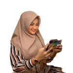 Pengguna Action Mobile Bank Aceh melakukan Top Up Pengcard dengan menempelkan kartu pada bagian belakang handphone dengan mengaktifkan terlebih dahulu fitur NFC