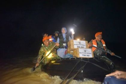 TNI AU menyalurkan bantuan 1.000 paket sembako untuk warga Kabupaten Aceh Utara yang terdampak banjir
