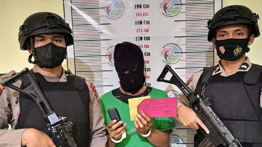 Satresnarkoba Polres Nagan Raya menangkap Nurdin M Top (49), bandar narkoba di kabupaten itu