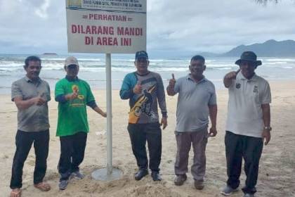 Disparpora Aceh Besar memasang rambu-rambu peringatan di beberapa lokasi wisata khususnya di titik rawan terjadi musibah bagi wisatawan yang berkunjung