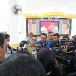 Pj Wali Kota Banda Aceh Bakri Siddiq memberikan keterangan kepada wartawan, Senin (17/10)