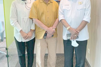Mantan Gubernur Aceh Irwandi Yusuf usai bebas dari Lapas Sukamiskin, bertemu dengan Anggota DPD RI Asal Aceh Abdullah Puteh