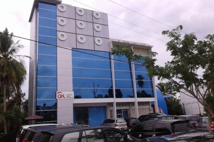 DPRA menuding Otoritas Jasa Keuangan (OJK) Aceh membuat gaduh dan ‘bermain mata’ dalam proses penjaringan calon Dirut Bank Aceh Syariah