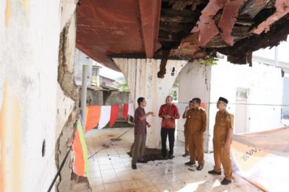 Kondisi kapal di atas rumah yang menjadi situs tsunami di Gampong Lampulo, Kecamatan Kuta Alam, Banda Aceh saat ini memprihatinkan karena mengalami kerusakan