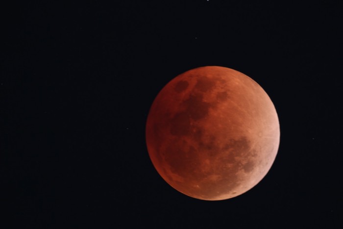 Gerhana bulan total akan melintasi langit Aceh pada 8 November 2022