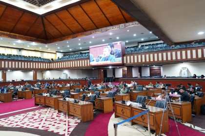 DPRA menggelar sharing pendapat terkait rencana revisi Undang-undang Nomor 11 Tahun 2006 tentang Pemerintahan Aceh (UUPA), Selasa (8/11)