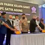 Pabrik Kelapa Sawit PT Satya Agung berkapasitas 45 ton TBS per jam di Gampong Uram Jalan, Kecamatan Geureudong Pase, Aceh Utara, diresmikan Rabu siang (16/11)