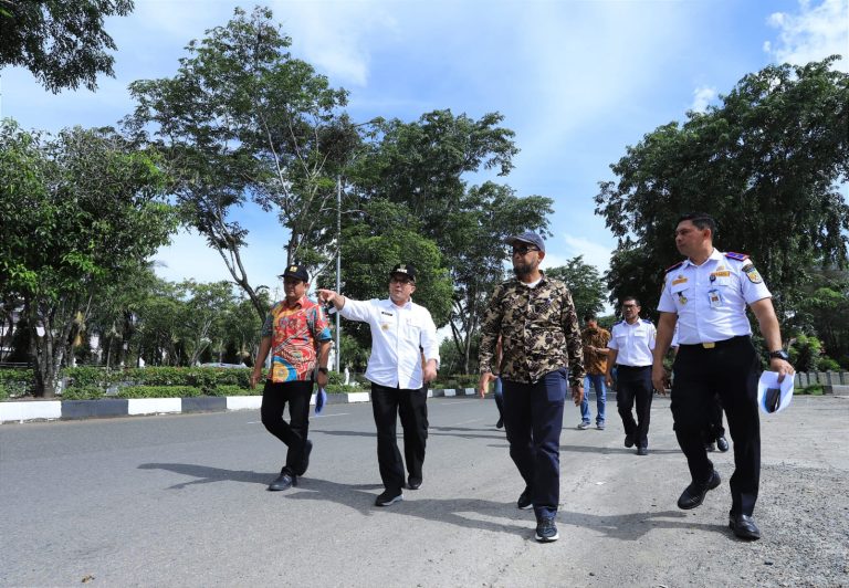 Jalan layang atau Flyover akan dibangun depan kantor Gubernur Aceh, Pj Wali Kota Banda Aceh Bakri Siddiq dan pejabat Pemko meninjau lokasi, Kamis (17/11)