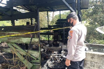 Satu gudang tempat penggilingan kopi terbakar di Kampung Simpang Bahgie Betona, Kecamatan Bandar, Bener Meriah, Ahad (20/11)