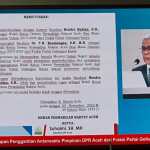 Sekwan DPRA Suhaimi membacakan keputusan pemberhentian Hendra Budian SH dari posisi Wakil Ketua II DPRA Fraksi Partai Golkar, dalam Rapat Paripurna, Kamis (24/11)
