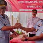 Kakanwil Kemenkumham Aceh Meurah Budiman memimpin Sertijab Kalapas Kelas IIA Lhokseumawe dari Erry Taruna DS kepada Efendi sebagai Plt Kalapas Rabu (30/11)