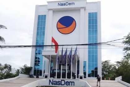 Kantor DPW NasDem Aceh di kawasan Pango Raya Banda Aceh dilempari telur busuk, Sabtu pagi (3/12)