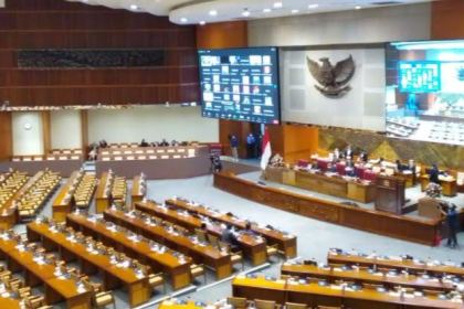 DPR RI dan pemerintah akhirnya mengesahkan RKUHP menjadi UU dalam rapat Paripurna yang digelar di kompleks parlemen, Selasa (6/12)