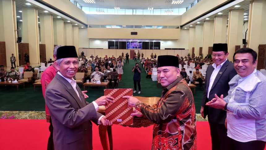 Ir H Muslim Armas resmi dilantik sebagai Ketua Umum PP Taman Iskandar Muda (TIM) periode 2022-2026 di Ruang Pertemuan Gedung Nusantara IV DPR RI, Senayan, Jakarta Pusat, Sabtu (24/12)