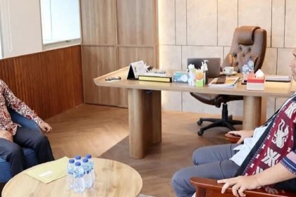 Direktur Event Daerah Kemenparekraf Reza Fahlevi saat menerima kunjungan Kepala BPKS Junaidi Ali, di ruang kerjanya Kantor Kementerian Pariwisata dan Ekonomi Kreatif, Selasa (27/12)