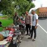 Rahmat Aulia anak 11 tahun bawa ayah yang sakit dengan becak motor tua, ia menempuh jarak 132 km dari Ulim Pidie Jaya ke RSUD Cut Meutia Aceh Utara. Foto: Facebook Azmi Murtala