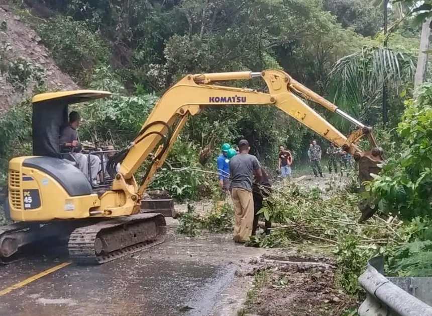 Akses jalan menuju objek wisata Iboih dan Kilometer Nol Sabang terputus
