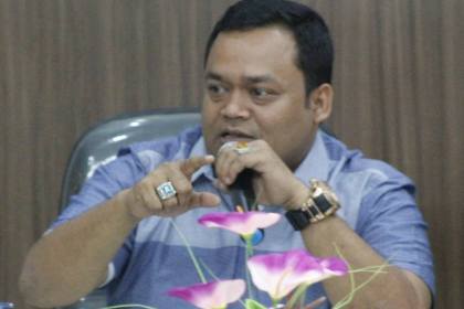 Anggota DPRA dari Fraksi PAN Asrizal H Asnawi