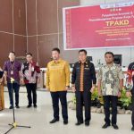 Plt Asisten II Setda Aceh Mawardi mengukuhkan Tim Percepatan Akses Keuangan Daerah (TPAKD) di 5 kabupaten/kota yaitu Bener Meriah, Lhokseumawe, Sabang, Aceh Timur dan Gayo Lues di Bener Meriah, Kamis (2/2)