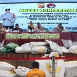 Kapolda Aceh Irjen Pol Ahmad Haydar memberikan keterangan pada konferensi pers pengungkapan narkotika di Aula Presisi Polda Aceh, Kamis (2/2)