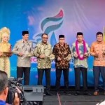 Asisten Pemerintahan dan Keistimewaan Setda Aceh M Jafar saat membuka kegiatan Future Language and Arts for Smart Students of High School atau FLASH INCALESCENE Tahun 2023, di SMAN Modal Bangsa, Aceh Besar, Sabtu (4/2)