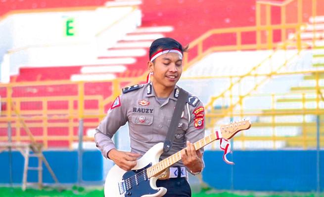 Bripda Rauzy Iranda, personel Polres Aceh Besar diundang tampil di Trans TV
