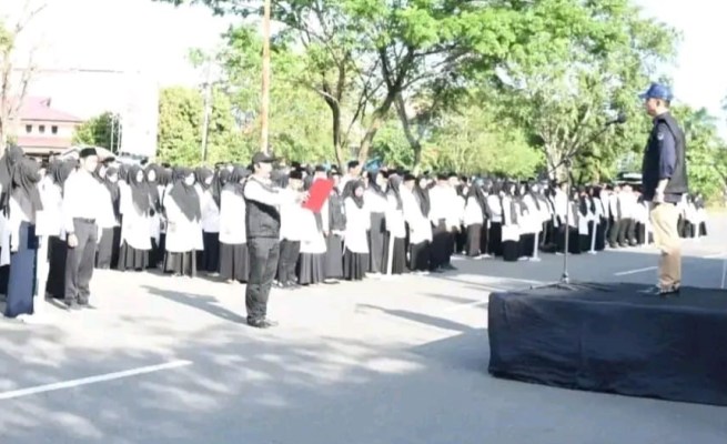 KIP Kota Banda Aceh menggelar pelantikan dan apel kesiapan Petugas Pantarlih Pemilu 2024 se-Kota Banda Aceh, di pelataran parkir Stadion H Dimurthala Lampineung, Ahad (12/2)