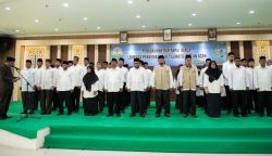 Asisten I Bidang Pemerintahan dan Keistimewaan Aceh Setda Aceh Dr M Jafar SHbMHum mengukuhkan Pengurus Lembaga Pengembangan Tilawatil Quran (LPTQ) Aceh, di Kantor Dinas Syariat Islam Aceh, Jum'at (17/2)