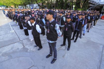 Apel gabungan dalam rangka kesiapan pemilihan umum (Pemilu) Legislatif dan Pilkada 2024 di halaman balai kota Banda Aceh Selasa (21/2)