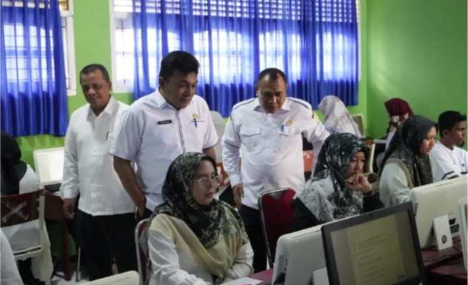 Assessmen Kompentensi Guru (AKG) pada sejumlah sekolah SMA di wilayah Cabang Dinas Pendidikan Kota Banda Aceh dan Aceh Besar Rabu, 1 Maret 2023