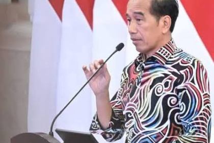 Presiden Jokowi menyampaikan pidato pengantarnya pada Sidang Kabinet Paripurna, di Istana Negara, Jakarta, Kamis, 2 Maret 2023