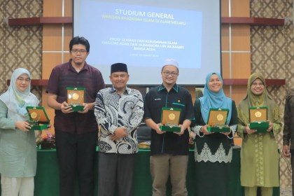 Prodi SKI Fakultas Adab dan Humaniora UIN Ar-Raniry menyelenggarakan kuliah umum yang menghadirkan tiga narasumber langsung dari Malaysia, Jum'at (3/3)