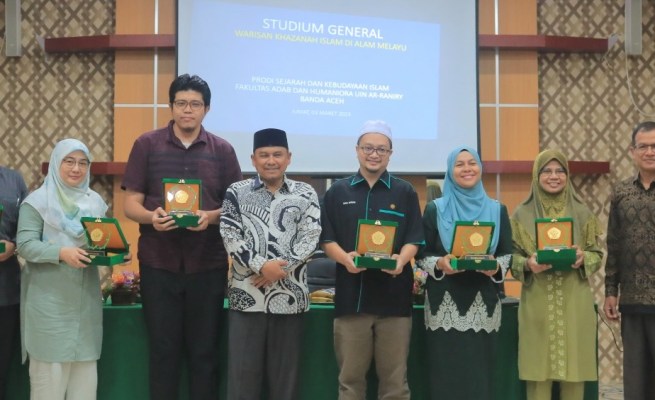 Prodi SKI Fakultas Adab dan Humaniora UIN Ar-Raniry menyelenggarakan kuliah umum yang menghadirkan tiga narasumber langsung dari Malaysia, Jum'at (3/3)