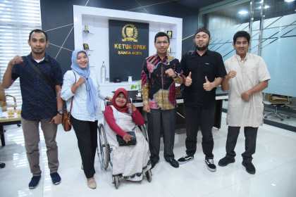 Ketua DPRK Banda Aceh Farid Nyak Umar menerima kunjungan pengurus Children and Youth Disabilities for Changes (CYDC) Aceh, di ruang kerjanya, Jum'at (3/3)