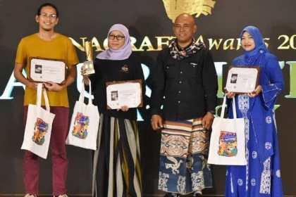 Duta Dekranas Aceh Besar yang dipimpin langsung ketuanya Cut Rezky Handayani, mendulang dua juara di ajang Jakarta Internasional Handicraft atau Inacraft ke-23, di Jakarta Convention Center (JCC)