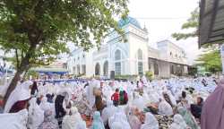 Kegiatan Safari Subuh se-Aceh digelar Tadzkiratul Ummah dihadiri ribuan jamaah di Masjid Agung Baiturrahim, Lhoksukon, Aceh Utara, Ahad, 5 Maret 2023