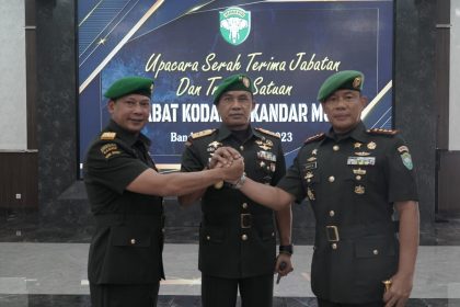 Pangdam IM Mayjen TNI Mohamad Hasan memimpin Upacara Serah Terima Jabatan Danrem 011/Lilawangsa dari Brigjen TNI Bayu Permana kepada Kolonel Kav Kapti Hertantyawan bertempat di Gedung Malahayati Makodam IM, Senin (6/3)