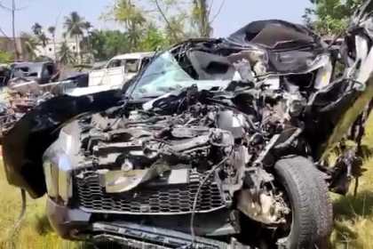 Kondisi mobil dinas jenis Pajero Sport yang ditumpangi Pj Bupati Aceh Timur hancur usai kecelakaan di Pidie Jaya