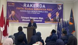 Ketua DPW NasDem Aceh Teuku Taufiqulhadi saat kunjungan kerja ke DPD Kabupaten Pidie, Sabtu (18/3)