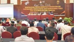 Rapat Pleno Terbuka Rekapitulasi Hasil Verifikasi Administrasi Perbaikan Kedua dan Penentuan Sampel Verifikasi Faktual Kedua Dukungan Minimal Pemilih Bakal Calon Anggota DPD Pemilu 2024 di Hotel Hermes Palace Banda Aceh, Sabtu (25/3)