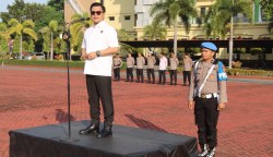 Dirreskrimsus Polda Aceh Kombes Pol Winardy saat memimpin apel pagi di halaman Mapolda Aceh, Kamis (30/3)