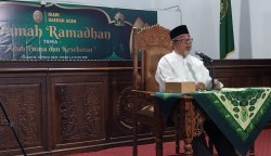 Ustadz Dr H Muharrir Asy'ari Lc MAg mengisi ceramah Ramadan IKAHI Daerah Aceh