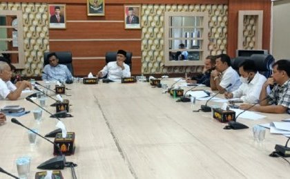 Pertemuan Anggota Banleg DPRA dan seluruh Tenaga Ahli Banleg pada Jum'at, 12 Mei 2023 di ruang kerja Banleg DPRA