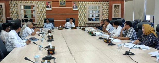 Pertemuan Anggota Banleg DPRA dan seluruh Tenaga Ahli Banleg pada Jum'at, 12 Mei 2023 di ruang kerja Banleg DPRA